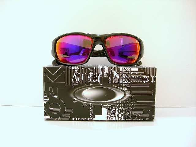 OAKLEY-1