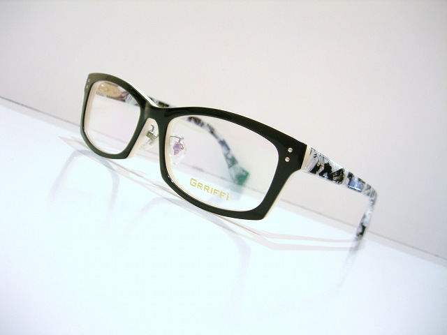GRRIFFi-026