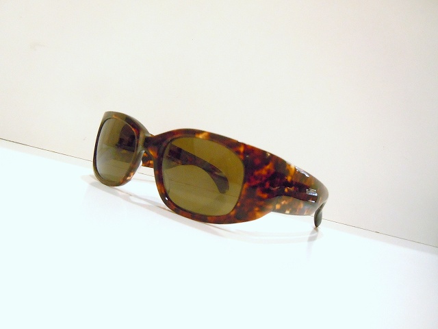 CUTLER AND GROSS(カトラアンドグロス)0431 col.DARK TURTLEの