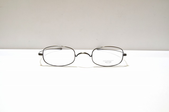 OLIVER PEOPLES-077
