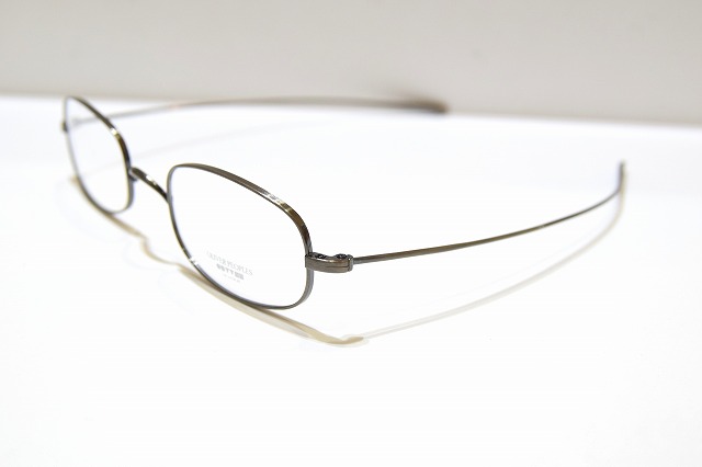 OLIVER PEOPLES-077