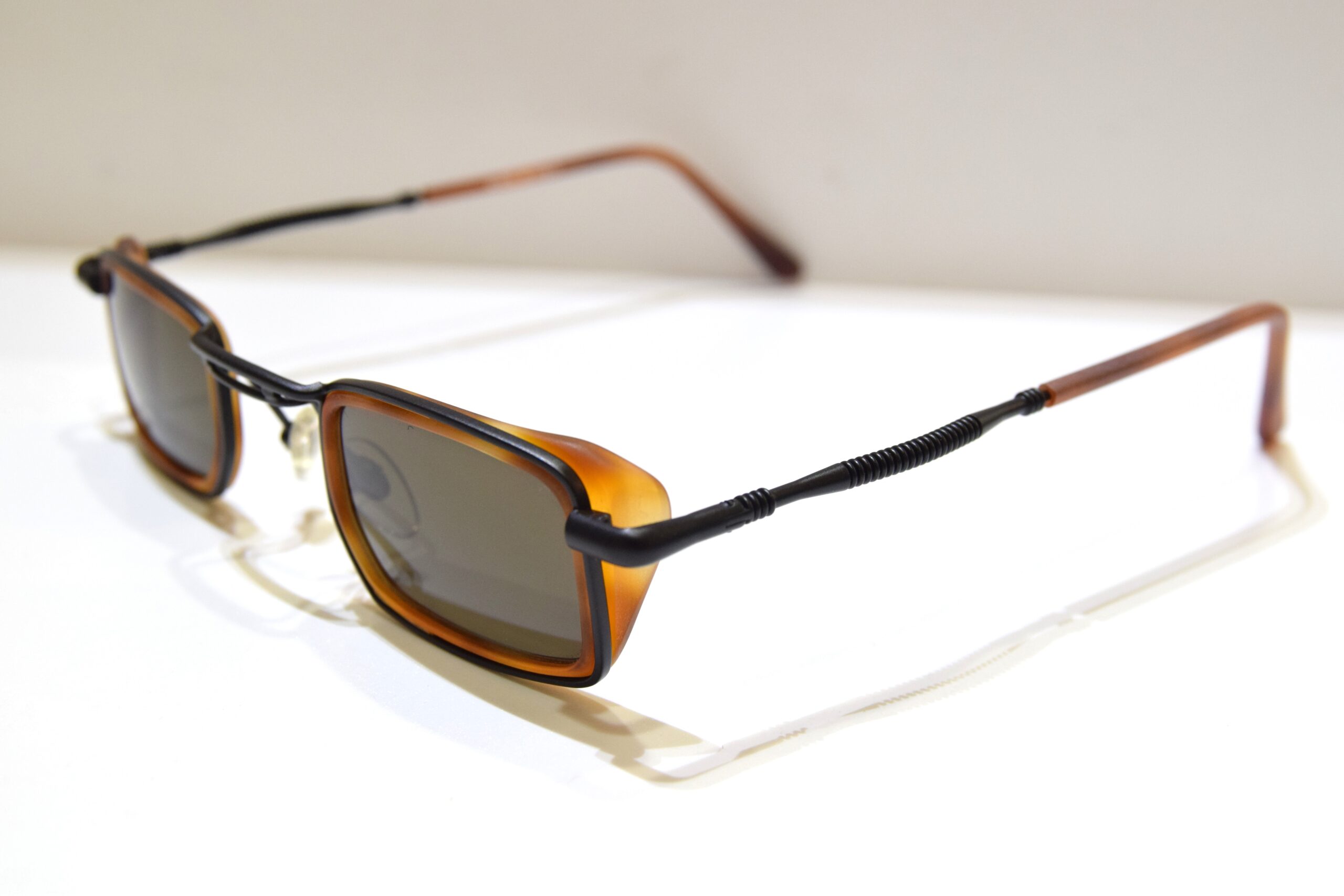 SUNGLASS-1