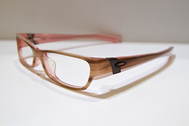 OAKLEY-011