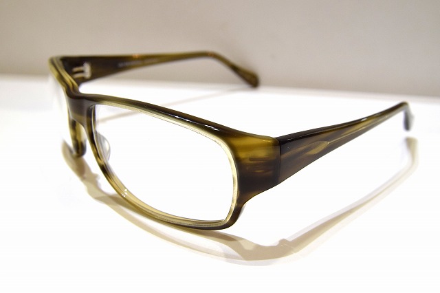 OLIVER PEOPLES-0104