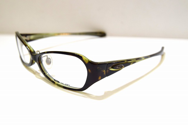 OAKLEY-013