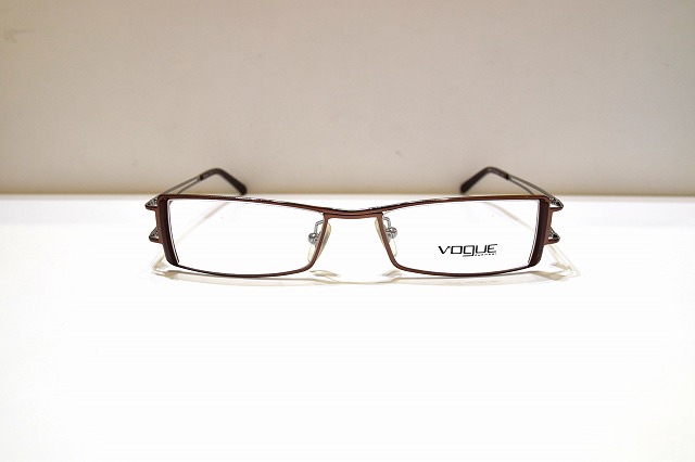 VOGUE-4