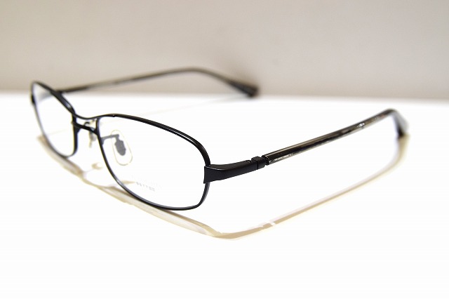 OLIVER PEOPLES-0122