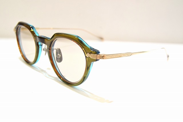 Leowl in eye-023
