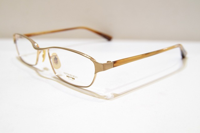 OLIVER PEOPLES-0133
