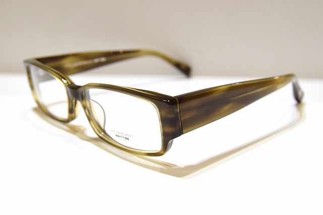 OLIVER PEOPLES-0140