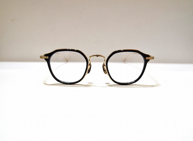 Leowl in eye-031