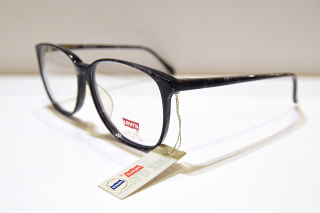 Levis-7