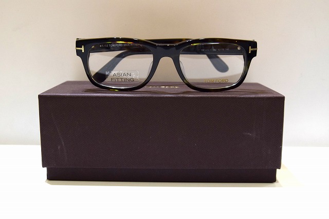 TOM FORD-9