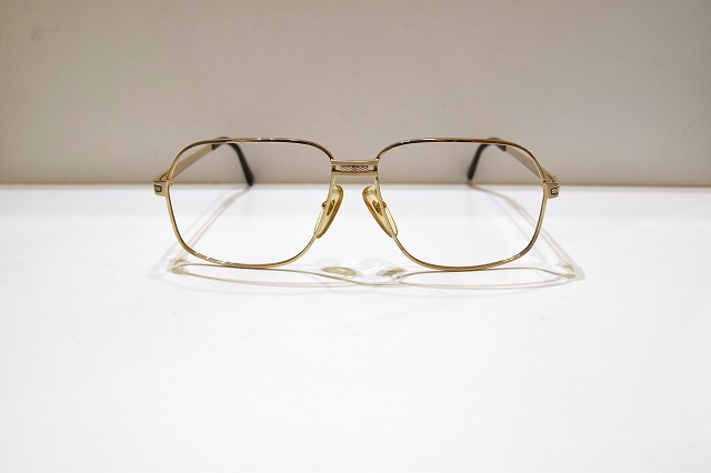 ALFRED DUNHILL-047