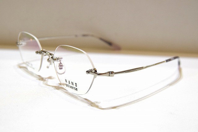 nano UNIVERSE-030